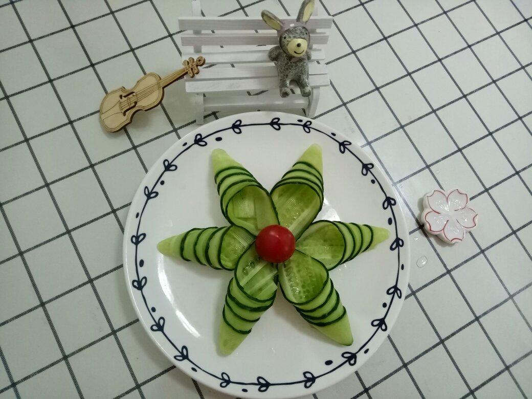 晴朗的天空一美食记做的创意黄瓜盘饰摆盘拼盘(有小裙子)