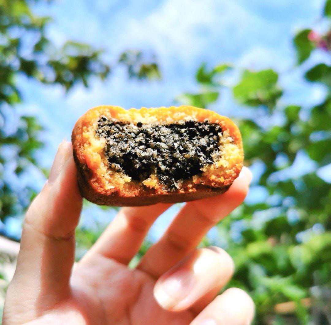 生酮流心芝麻月饼