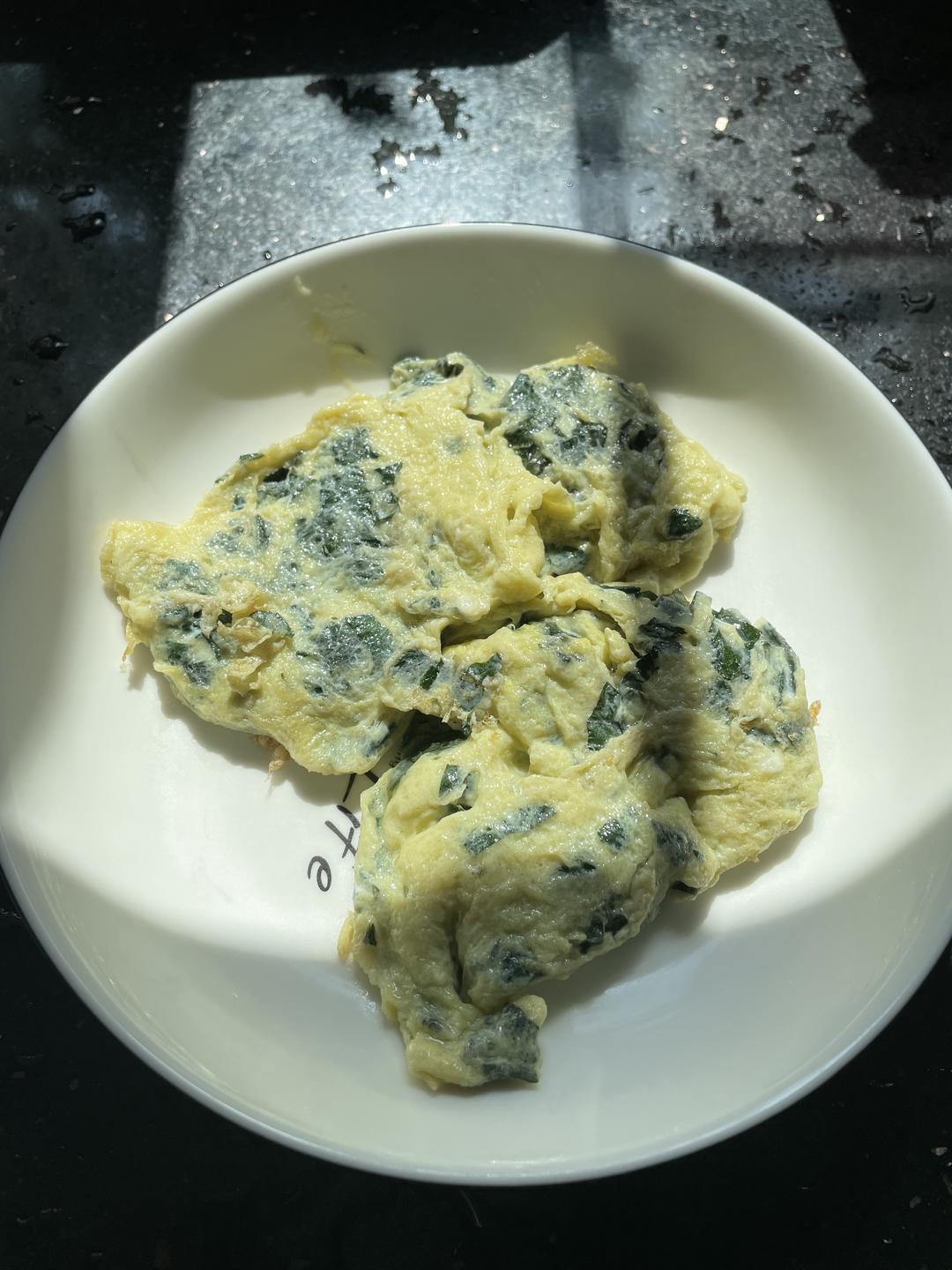 0人做过这道菜minniefu用料紫苏20片鸡蛋2个盐1克油少量紫苏煎蛋的