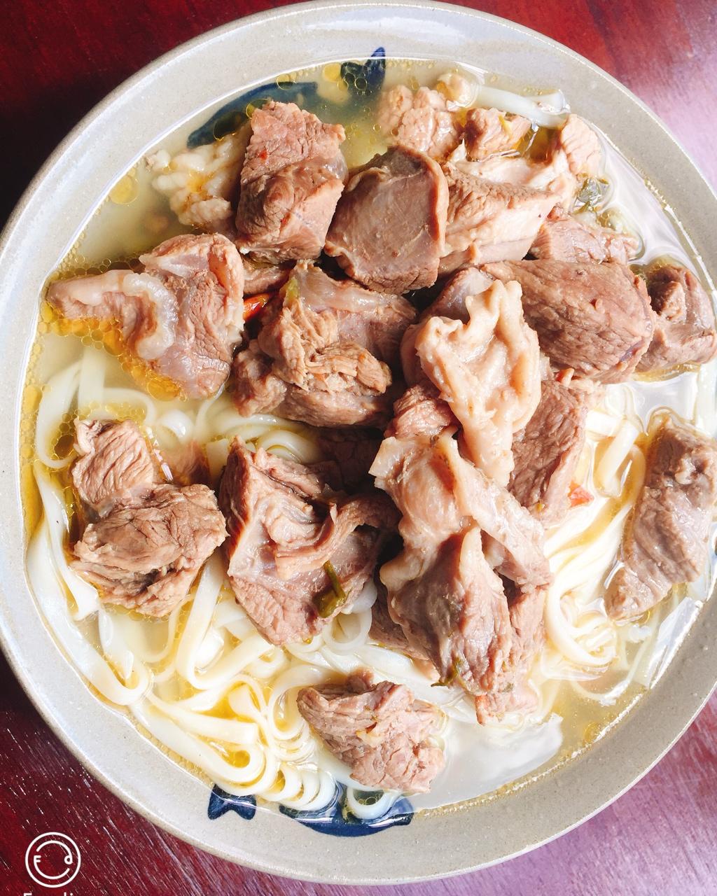 虫子爱阿花做的羊肉面条