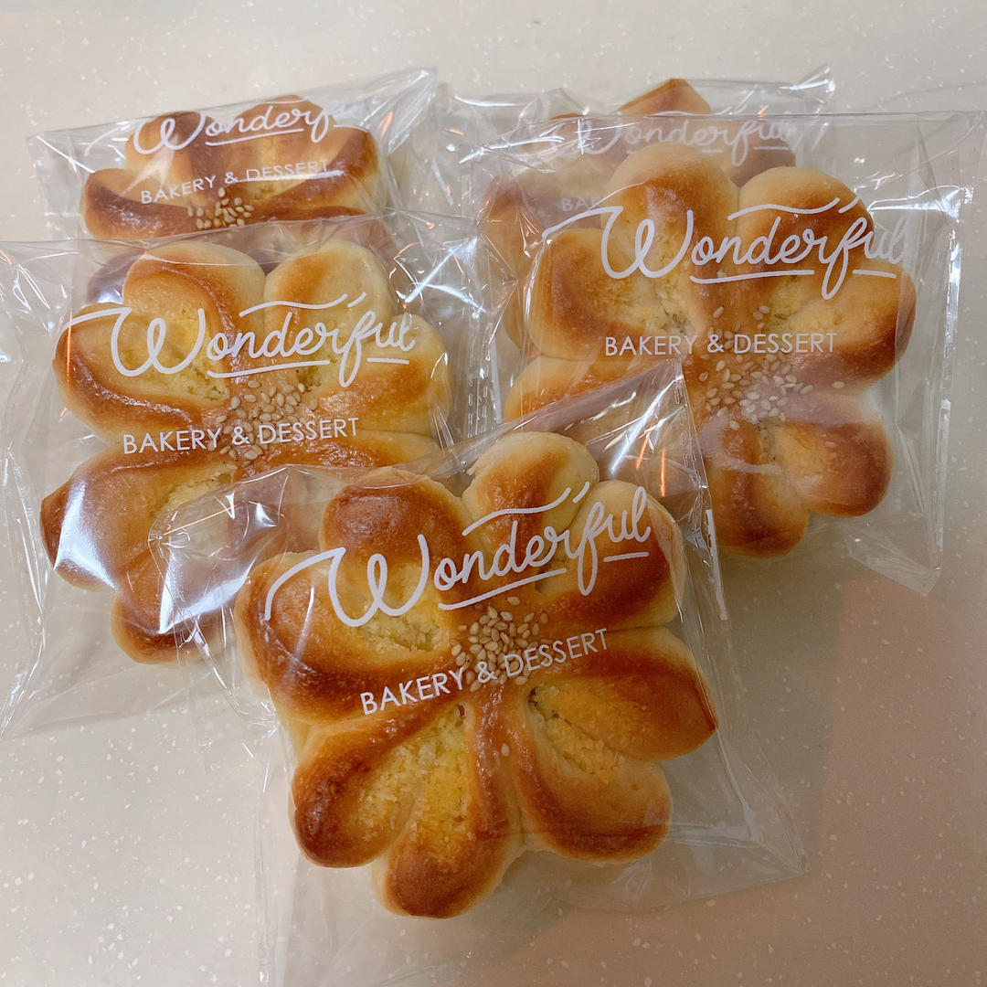 超软花朵椰蓉面包，仅需一次发酵，造型简单立体，持续柔软隔夜不变硬