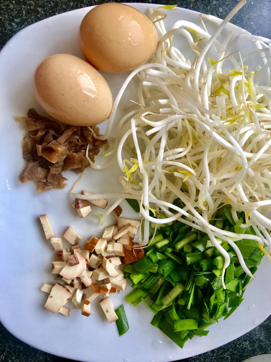 快手豆芽鸡蛋煎饼的做法 步骤1