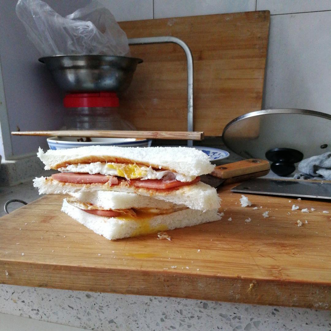 火腿芝士蛋三文治