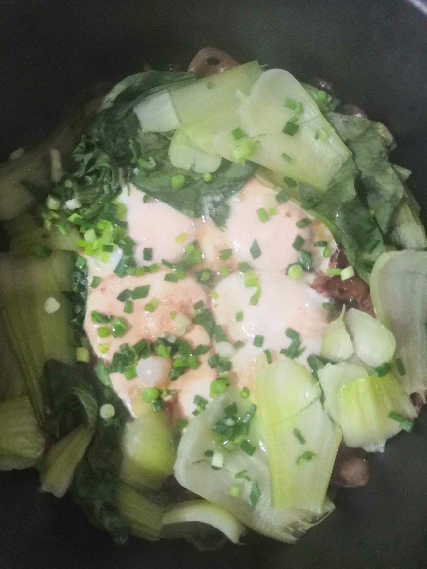 广式腊味煲仔饭