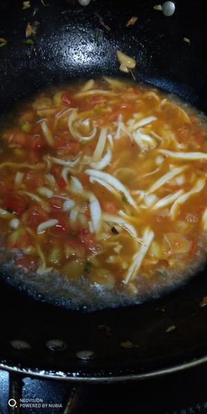 番茄蘑菇豆腐汤的做法 步骤6