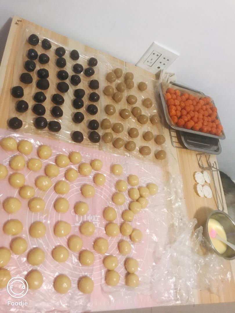 广式月饼—蛋黄莲蓉月饼