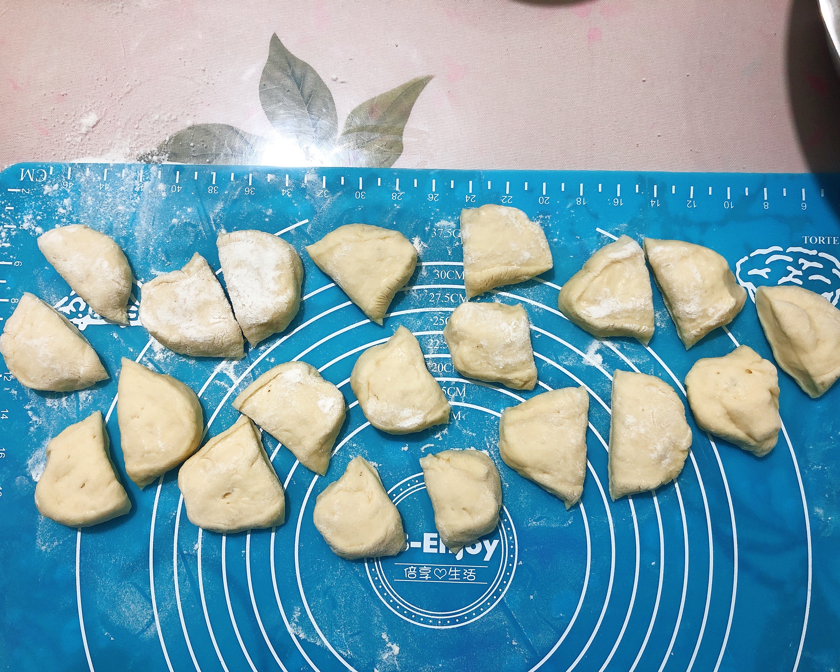 椰蓉面包卷（玫瑰花型）的做法 步骤10