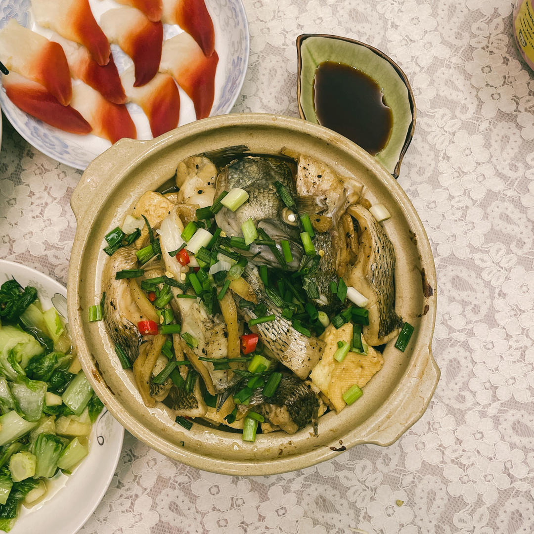 鲜嫩豆腐鲈鱼煲