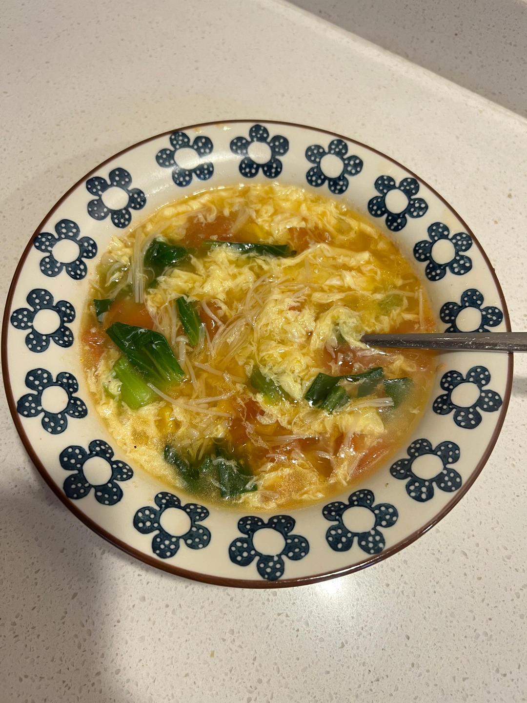 番茄菌菇蛋花汤，秋季喝汤水当当｜低脂营养天然的祛燥鲜美！