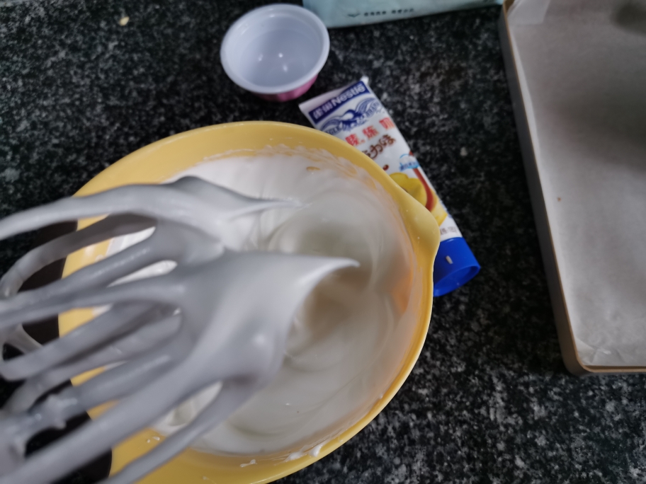 雀巢鹰唛巧克力炼奶浓情巧克力奶油蛋糕的做法 步骤13