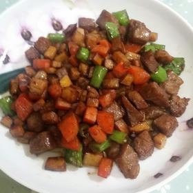 杏鲍菇黑胡椒牛肉粒~老丁的私房菜