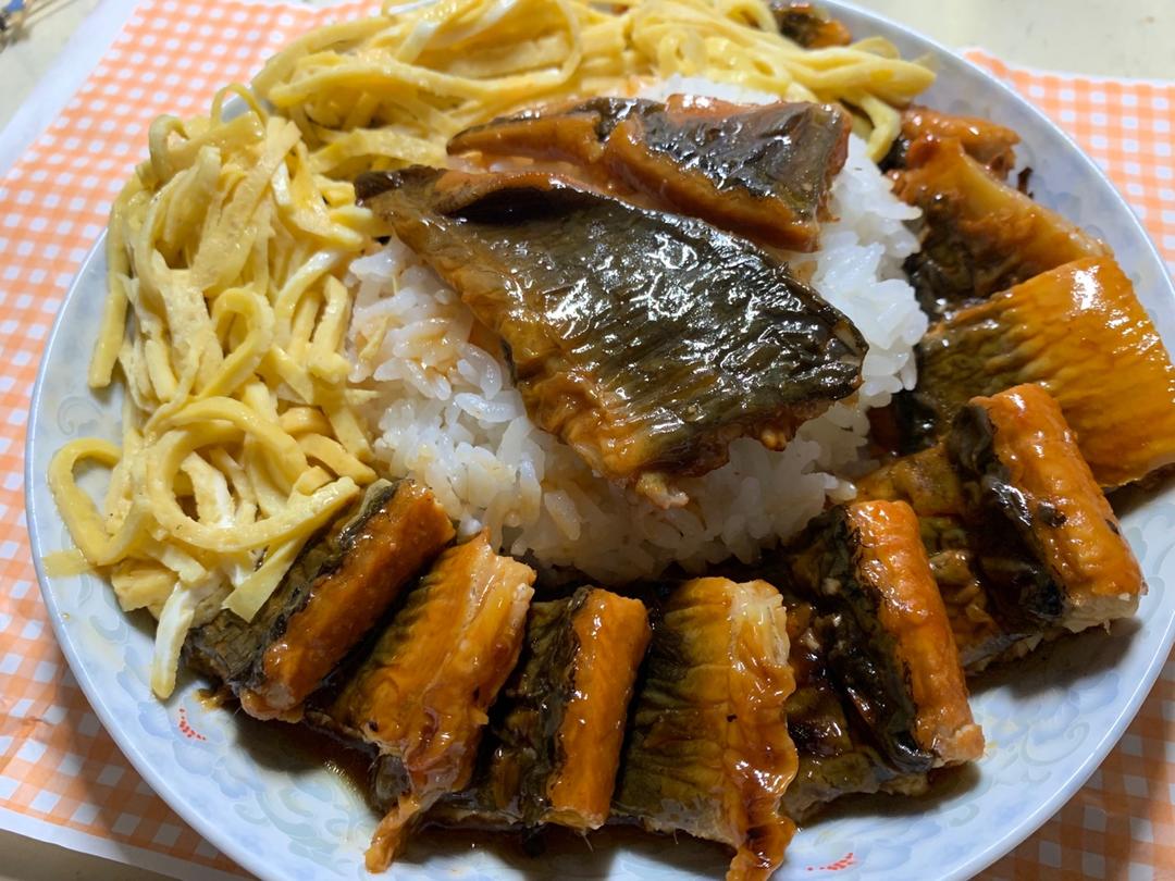 蒲烧鳗鱼饭