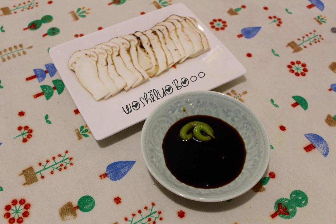 「萝卜厨房」松茸刺身。