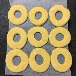 森永松饼粉の酥脆甜甜圈🍩的做法 步骤2