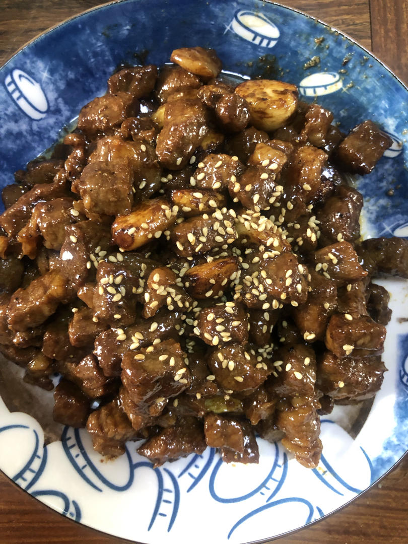 好吃到舔盘的蒜香黑椒牛肉粒