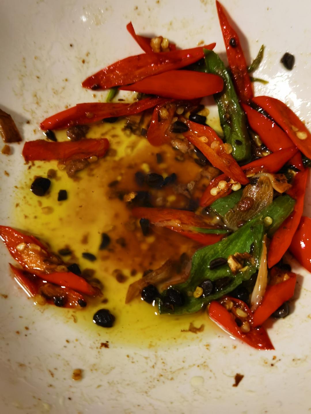 厨师长教你：“小炒肉”的家常做法，家常味很浓郁，先收藏起来