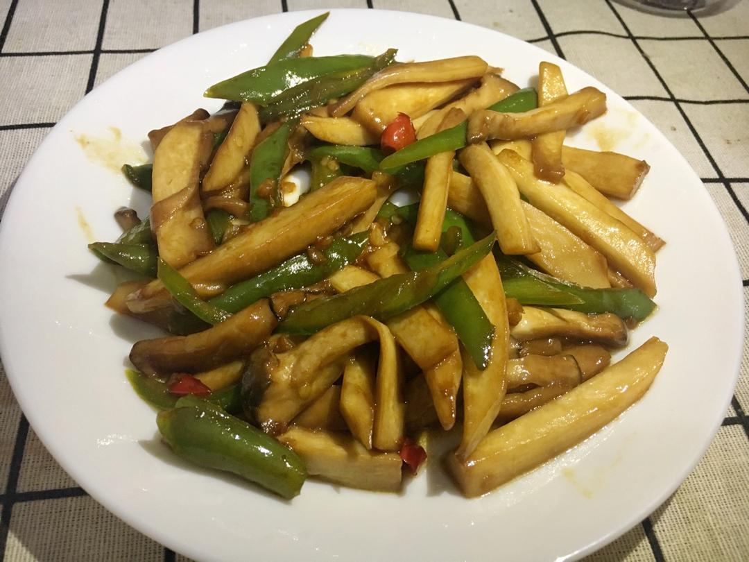 青椒素炒杏鲍菇