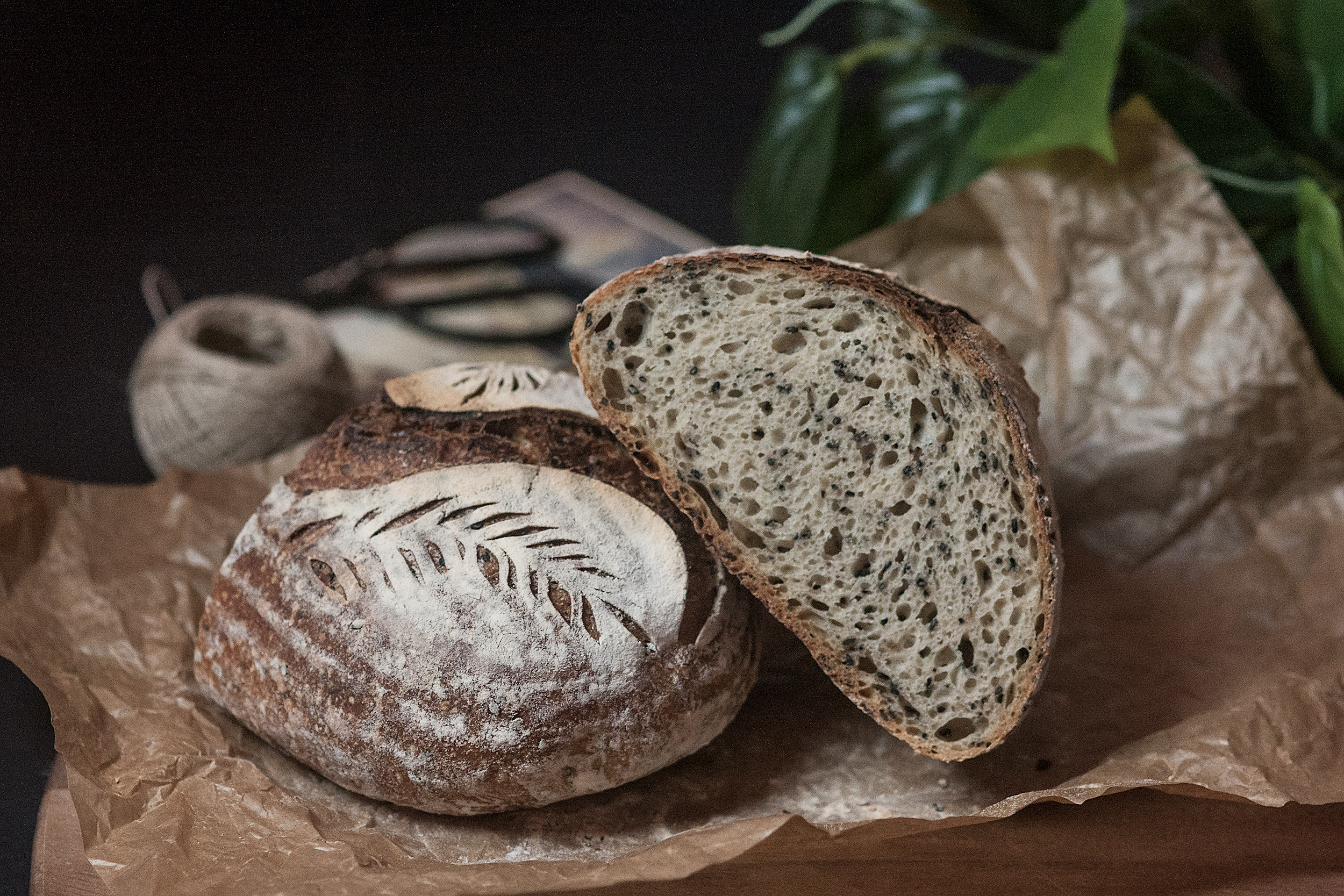 天然酵种硬粒小麦粉芝麻欧包 semolina sesame bread的做法
