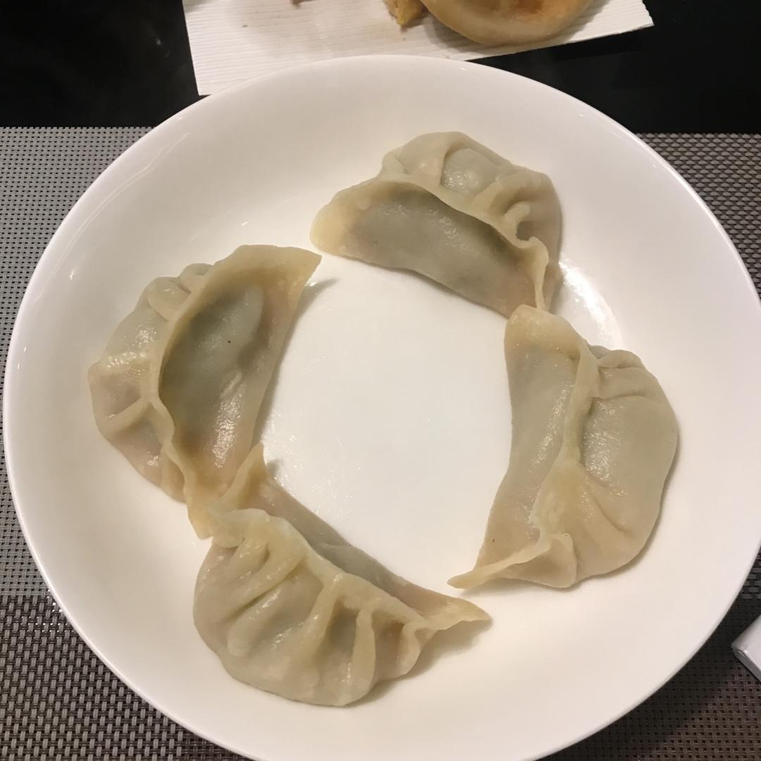 猪肉大葱烫面蒸饺