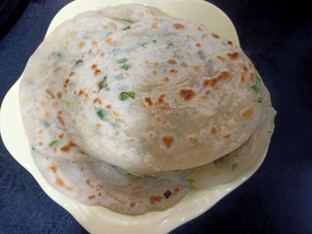 家常葱油饼 柔软多层 凉了也不硬 附细节视频详解