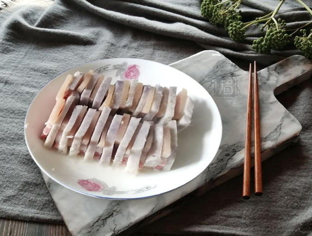 咸肉蒸芋头 咸肉蒸芋头