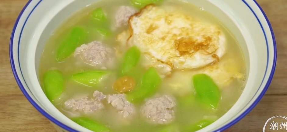 丝瓜鸡蛋肉丸汤