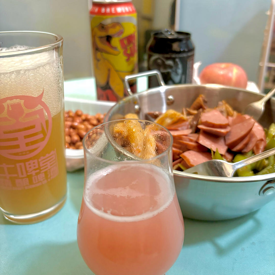 下酒菜：拍黄瓜拌花生米
