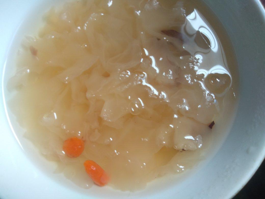 红枣枸杞银耳羹
