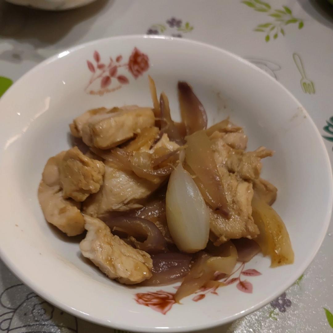 减脂快手菜--洋葱炒鸡胸肉