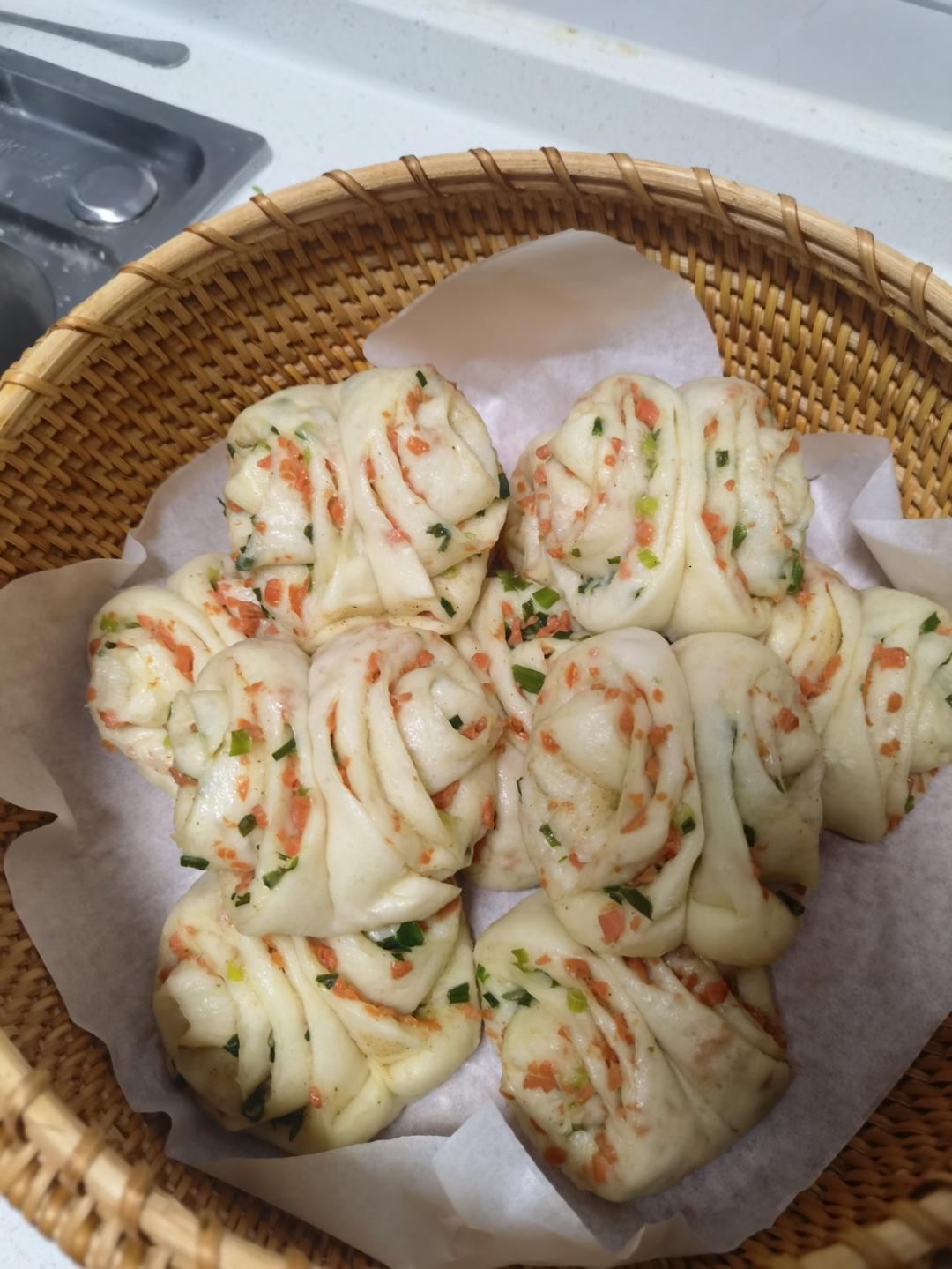 🌺椒盐葱香花卷🌺（操作简单，好吃又好看）