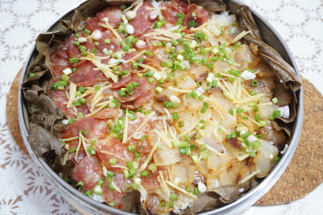 香菇鸡肉荷叶饭