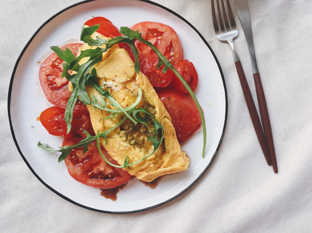 [Jamie Oliver]罗勒鸡蛋饼配西红柿Scrambled Egg Omelette