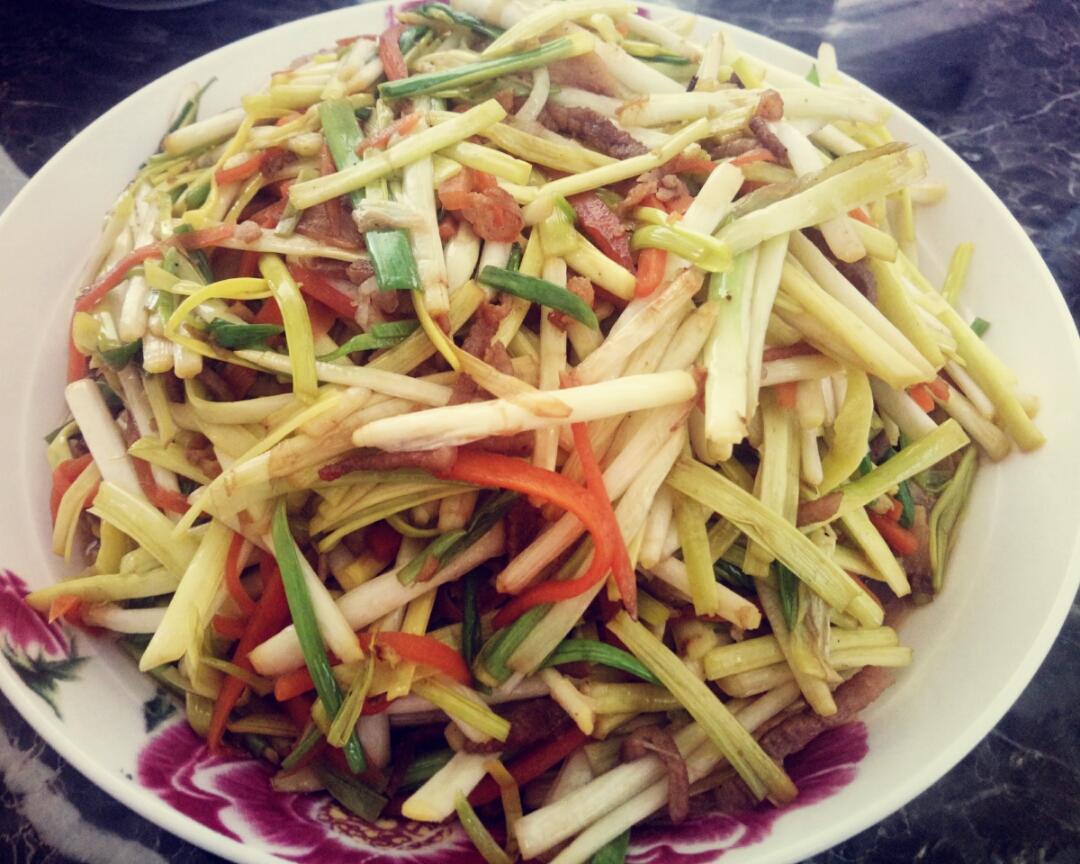 肉丝炒蒜黄(家常菜)