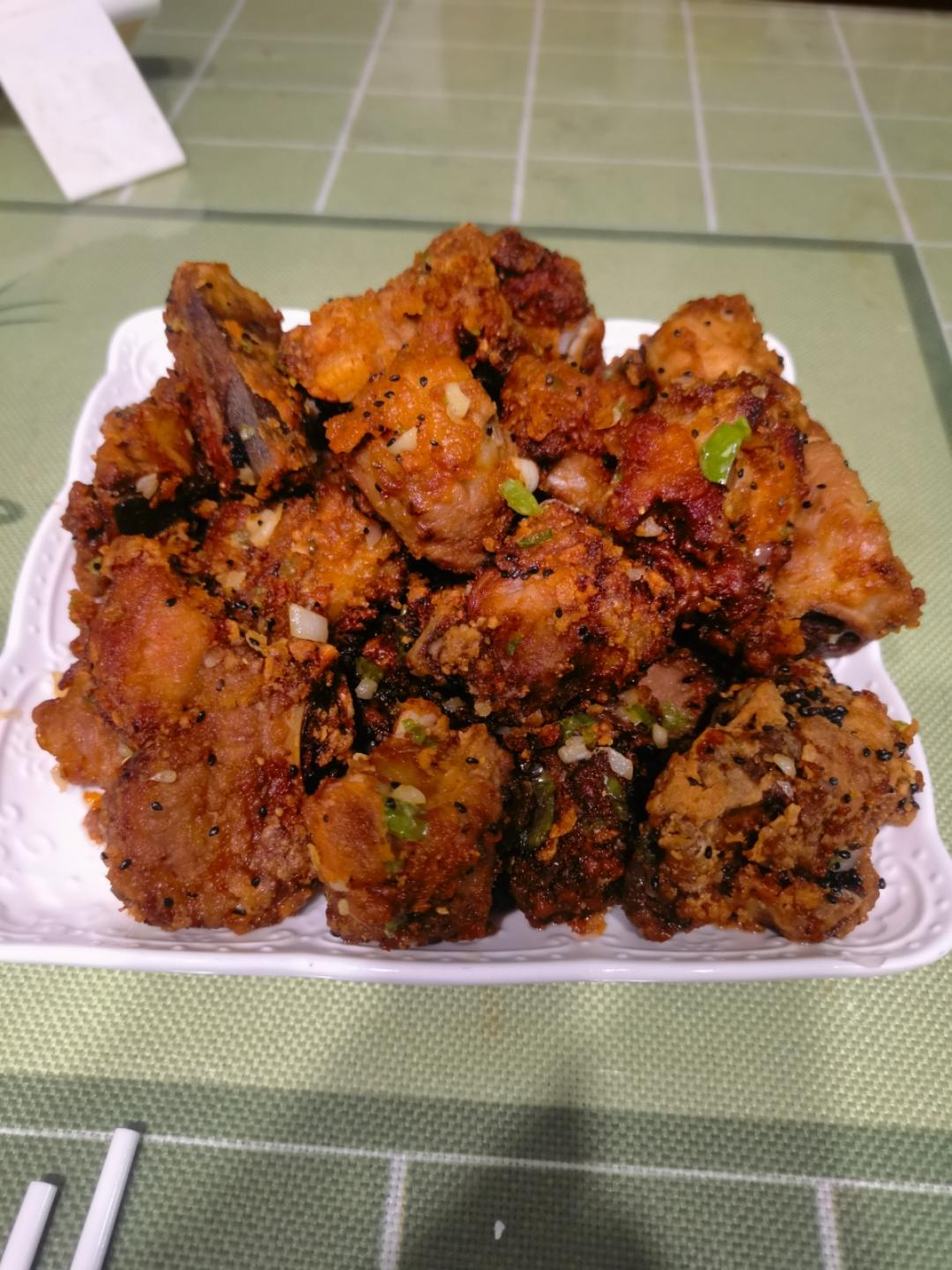 完美复刻中餐厅38块钱一份的椒盐排骨，骨香肉烂，好吃到吮手指