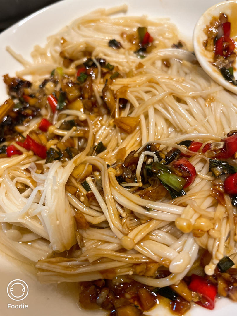 超级下饭的蒜蓉金针菇！好吃到爆