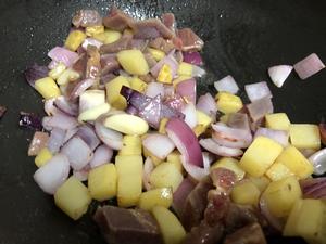 40秒台式土豆牛肉粒，添饭添饭！的做法 步骤4