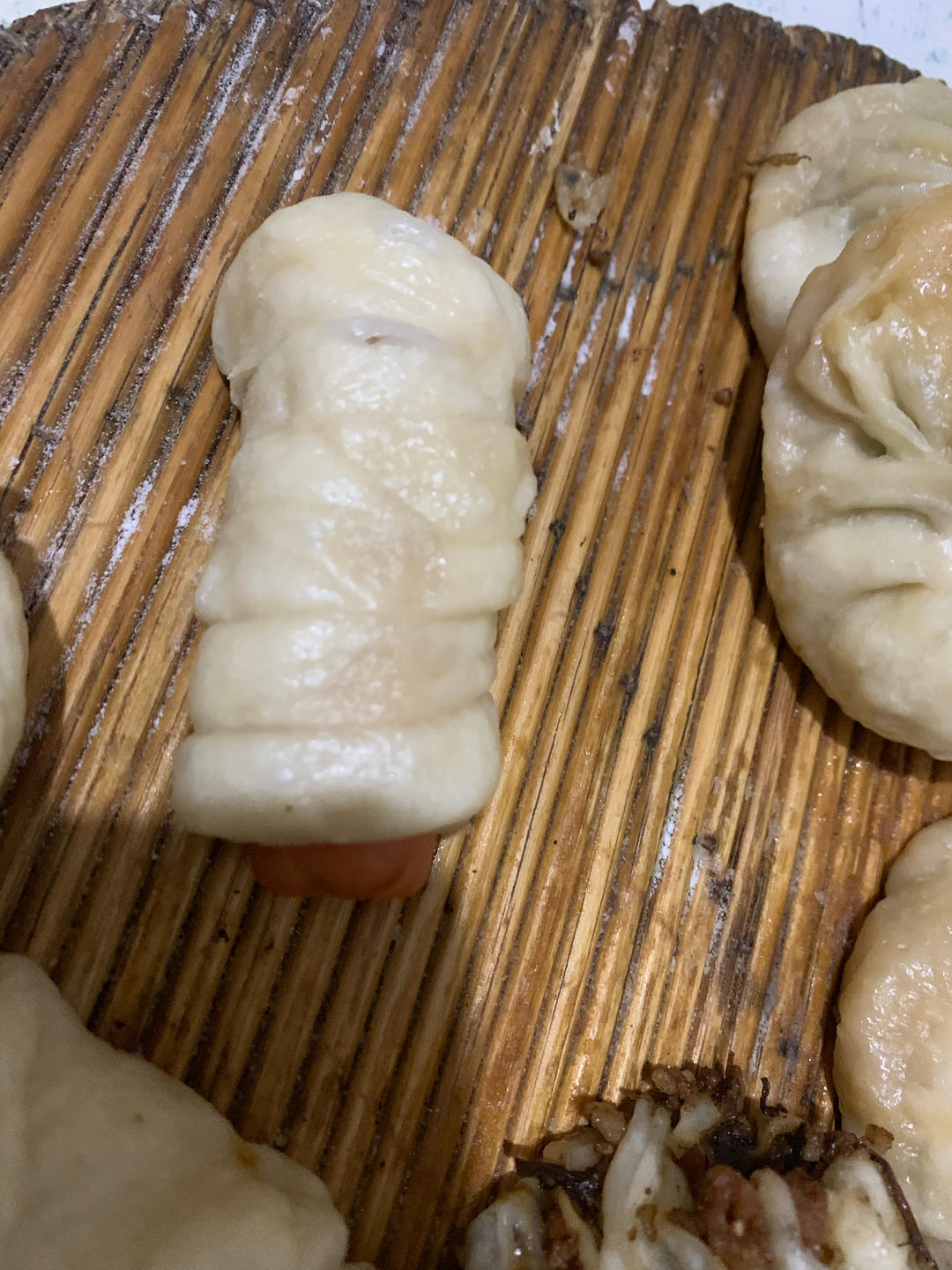 毛毛虫火腿肠馒头卷