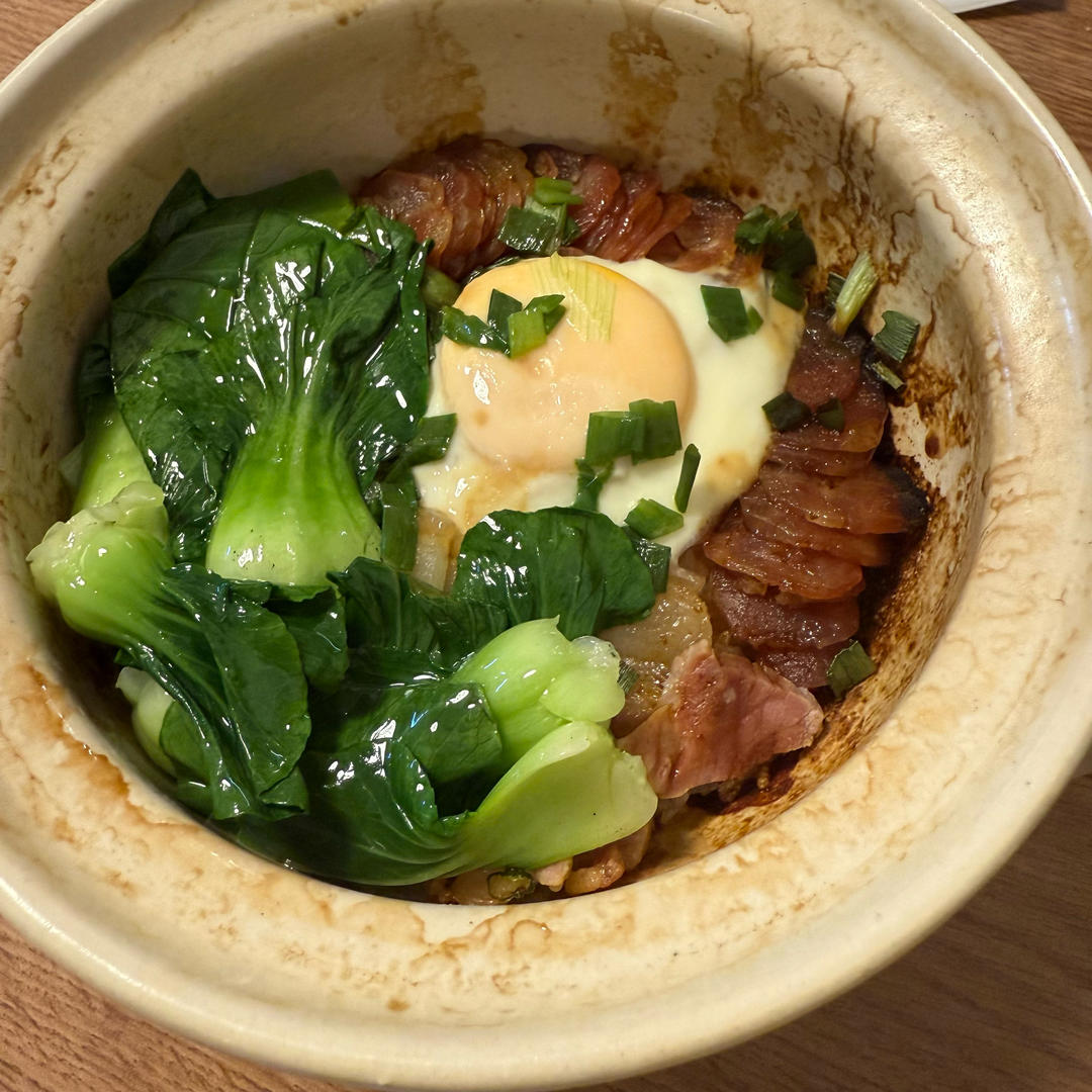 保姆级的「腊味煲仔饭2.0」加强版来了，地道老广味～