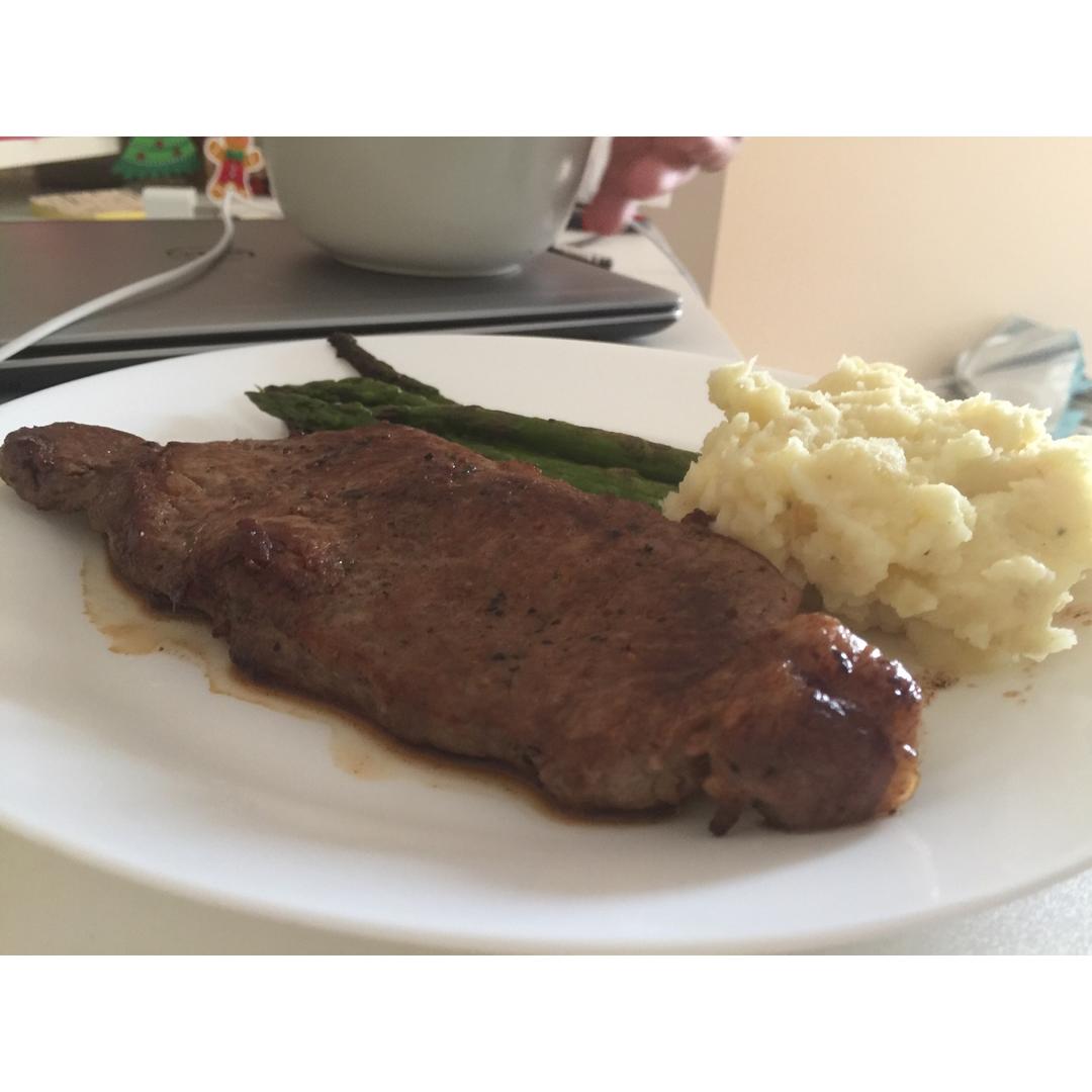 【曼食慢语】西冷牛排配香草黄油