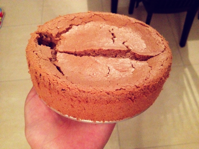 超简单完美戚风蛋糕（6寸2蛋）附打发、翻拌、脱模视频