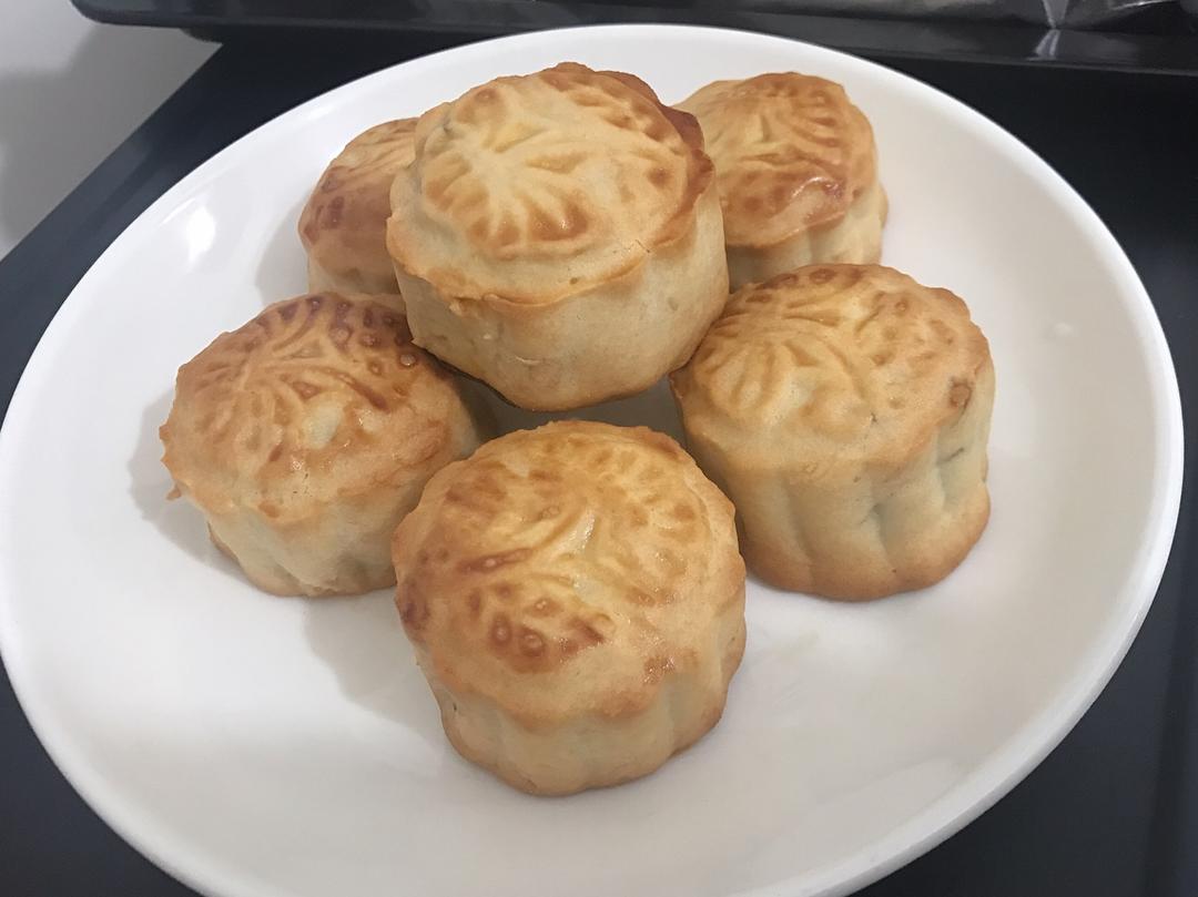 广式月饼—蛋黄莲蓉月饼