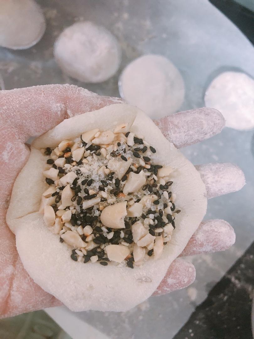 自制糯米糍（花生黑芝麻和豆沙夹心）