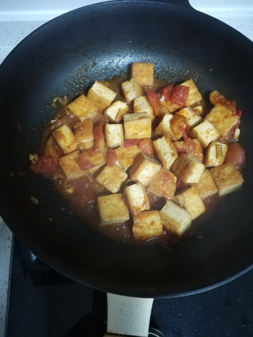 蒜香西红柿烩煎豆腐的做法 步骤9