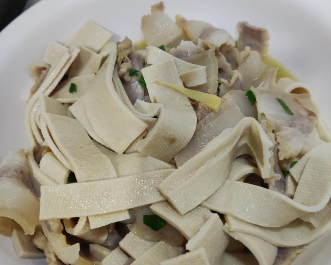 自制的咸肉烧千张