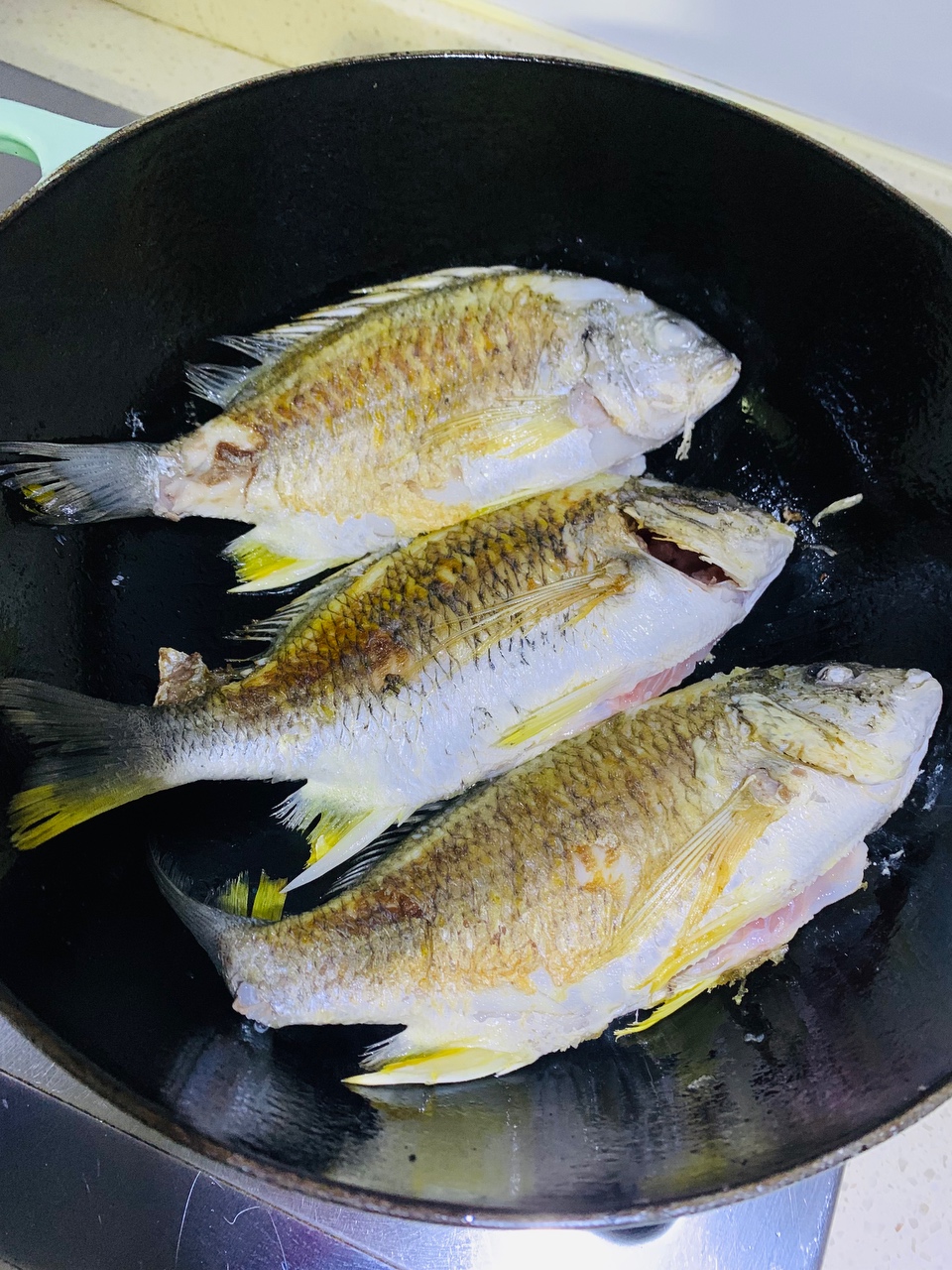 超鲜黄翅鱼汤的做法 步骤2