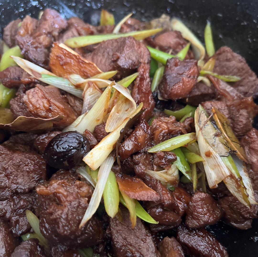 红烧羊肉煲
