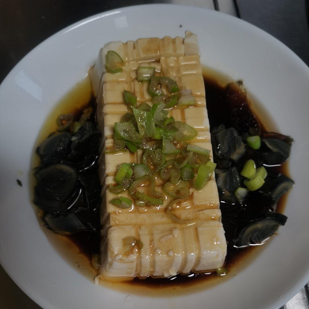 皮蛋拌豆腐，快手凉拌菜（含切皮蛋不沾刀🔪小窍门