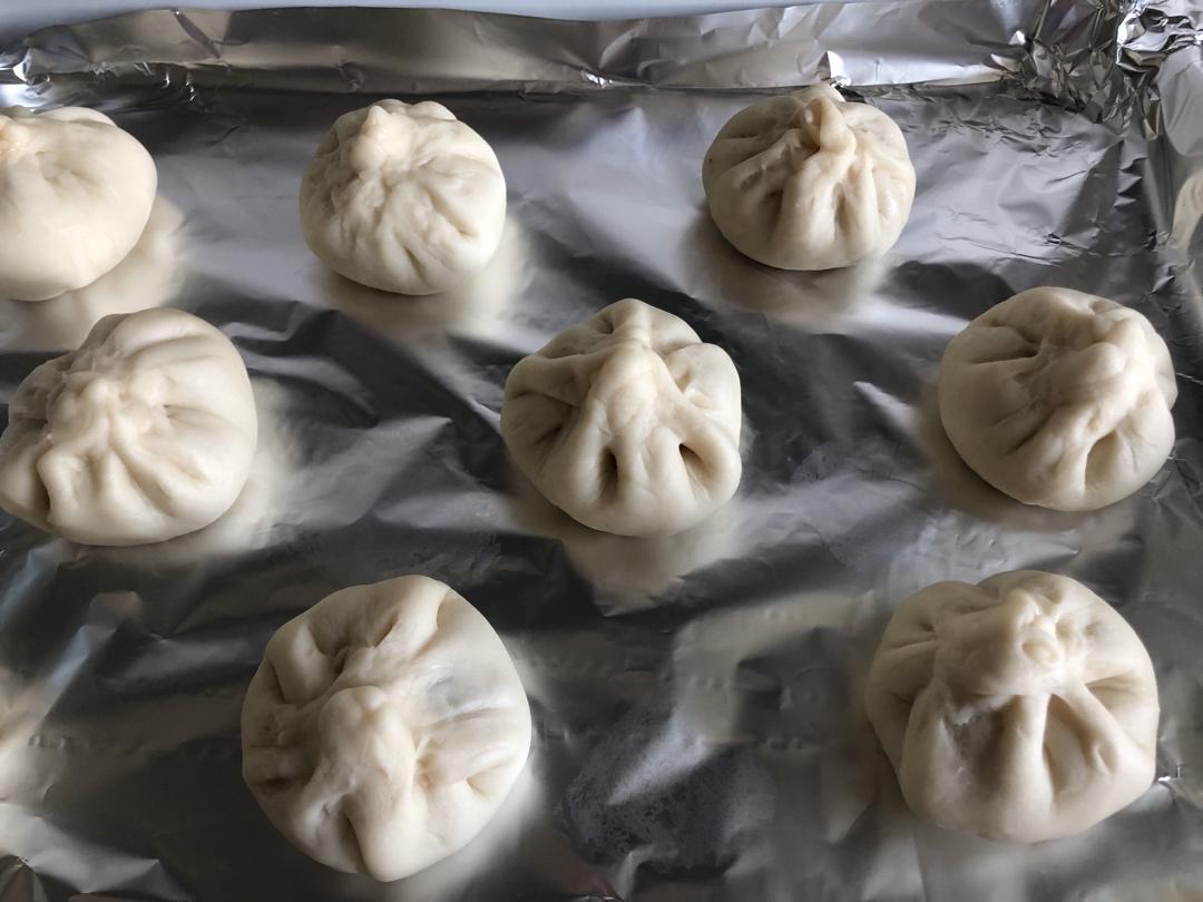 云朵般松软爆浆蜜汁叉烧包