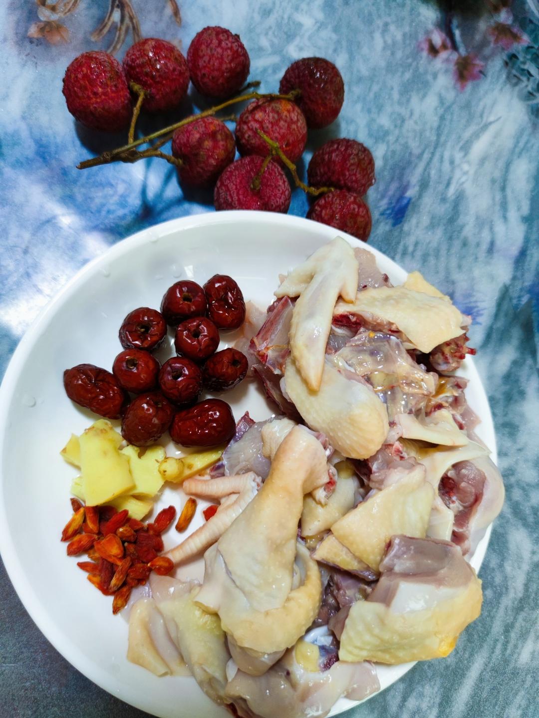 补气血、健脾生津的荔枝鸡汤