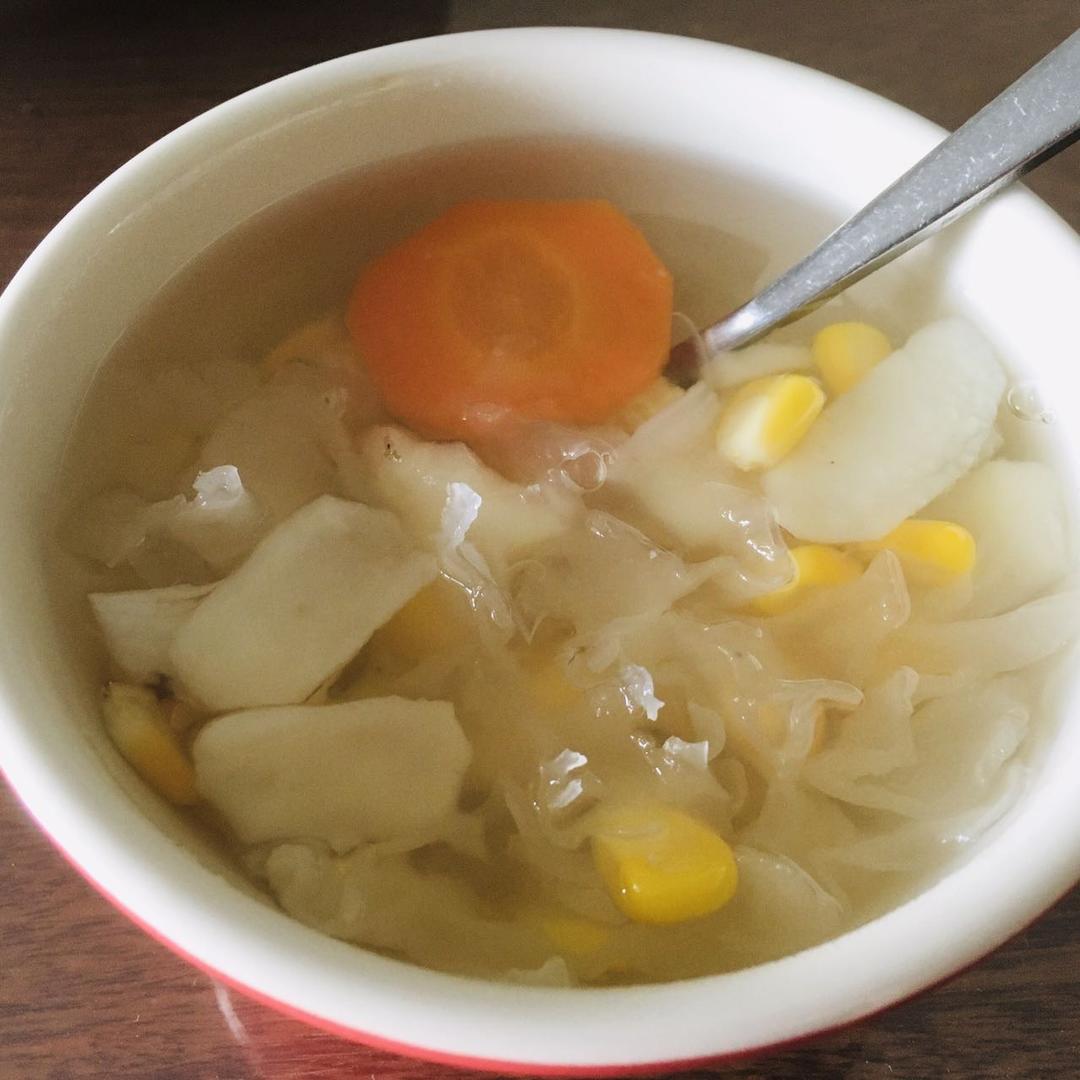 银耳马蹄百合红枣汤